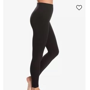 Spanx Look At Me Now Seamless Leggings
